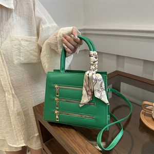 2024 New Designers Women's Handbag Luxury Crossbody Bag For Women With Zipper And Ribbon - Product Image 3