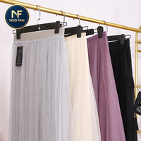 Vêtements d'occasion - Jupes mi-longues en tulle pour femmes, classe A, styles et longueurs variés, commande minimum 100 kilogrammes