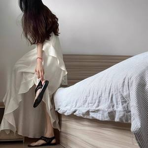 Nouvelles sandales plates à enfiler pour femme, design de niche 2026, en cuir véritable, à bout ouvert, en maille noire ajourée, pour l'été - Product Image 4