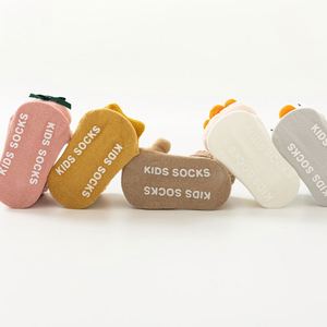 Chaussettes antidérapantes en coton pour bébés et tout-petits, motif animaux de dessin animé 3D mignonnes, avec picots, pour nouveau-nés de <span class=keywords><strong>6</strong></span> à 12 <span class=keywords><strong>mois</strong></span>, vente en gros - Product Image 2
