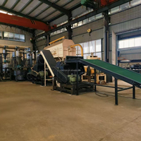 Machinerie pour usine de traitement de modules photovoltaïques monofaciaux à fonctionnement continu et structure anti-blocage, destinée aux installations de gestion des déchets.