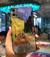 Étui Rétro pour iPhone 17/16/15 Pro, Motif Peinture à l'Huile Van Gogh en Relief, Coque Souple en TPU Givré Antichoc, Kit de Nettoyage Inclus