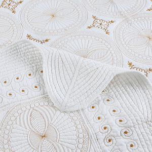 Couvre-lit matelassé blanc <span class=keywords><strong>de</strong></span> conception <span class=keywords><strong>de</strong></span> broderie <span class=keywords><strong>de</strong></span> <span class=keywords><strong>luxe</strong></span> ensemble <span class=keywords><strong>de</strong></span> literie matelassée <span class=keywords><strong>Florence</strong></span>, ensemble <span class=keywords><strong>de</strong></span> couvre-lit matelassé pour chambre à coucher - Product Image 6