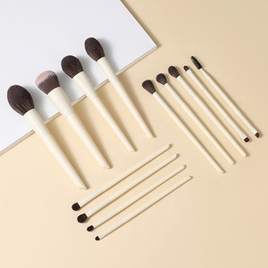 Set de 13 Brochas de Maquillaje Rosadas con Logotipo Personalizado, Pelo Sintético, Mango de Madera, Brochas para Rostro, Ojos y Base, OEM, Marca Privada - Product Image 3