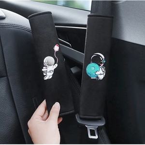 Fundas de cinturón de seguridad suave para coche KT, hombrera de <span class=keywords><strong>astronauta</strong></span> bonita, cinturones de seguridad de felpa, protección de hombro para adultos y niños, accesorios - Product Image 4