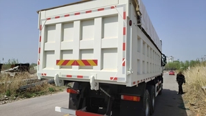 Camión Volquete Pesado AUMAN FOTON 6x4 de Segunda Mano, Camión Volquete Usado de 10 Ruedas para Minería y Obras de Construcción, 351-450hp Euro 2 - Product Image 4
