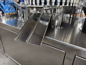 省エネデザインのための高効率口腔ボトルキャップアセンブリマシン - Product Image 6