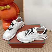 Sneakers rétro pour hommes de style designer de haute qualité, en matériaux mixtes, confortables pour la marche, disponibles en plusieurs couleurs