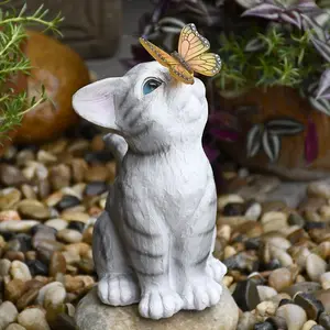 Patung Surya Kupu-kupu Kucing Kucing Imut Luar Ruangan Halaman Rumput Tahan Air Resin Taman Patung Balkon Kucing Dalam Ruangan Lampu Led untuk Anak-anak