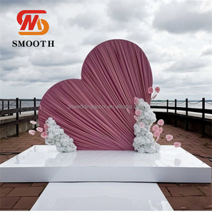 Arco Nuziale Liscio con Decorazione a Cuore, Design Artistico, Sfondo in Tessuto, Struttura in Metallo, Copertura in Tessuto Fai-da-te - Product Image 1