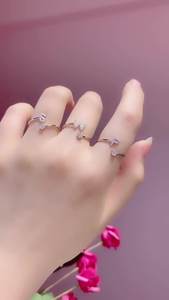 กำไลข้อมือรูปหยดน้ำประดับใบไม้สีทองแดงลายวิสทีเรียสีขาว ดีไซน์หรูหราแบบมินิมอล เครื่องประดับผู้หญิงสุดสง่างาม - Product Image 6