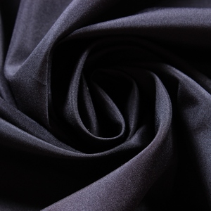 Tessuto Pongee in Poliestere 75D 240T Nero a Basso Prezzo, Disponibile, Impermeabile, Ideale per Impermeabili, Fodere per Indumenti e Giacche - Product Image 4