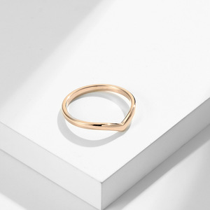 Simple <b>titanium</b> steel band heart-shaped <b>ring</b> for women, geometric smooth heart design, colorfast and won't fade. - Product Image 4