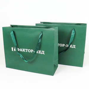 ถุงกระดาษเคลือบหรูหรา ทนทาน เป็นมิตรกับสิ่งแวดล้อม ใช้ซ้ำได้ พร้อมหูหิ้วริบบิ้นพิมพ์โลโก้ตามสั่ง สำหรับบรรจุภัณฑ์เทียน - Product Image 4