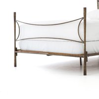 Cadre de lit en métal de luxe moderne, lit plateforme en fer de designer Westwood pour ensembles de chambre principale, pièce de mobilier de luxe pour hôtels et villas