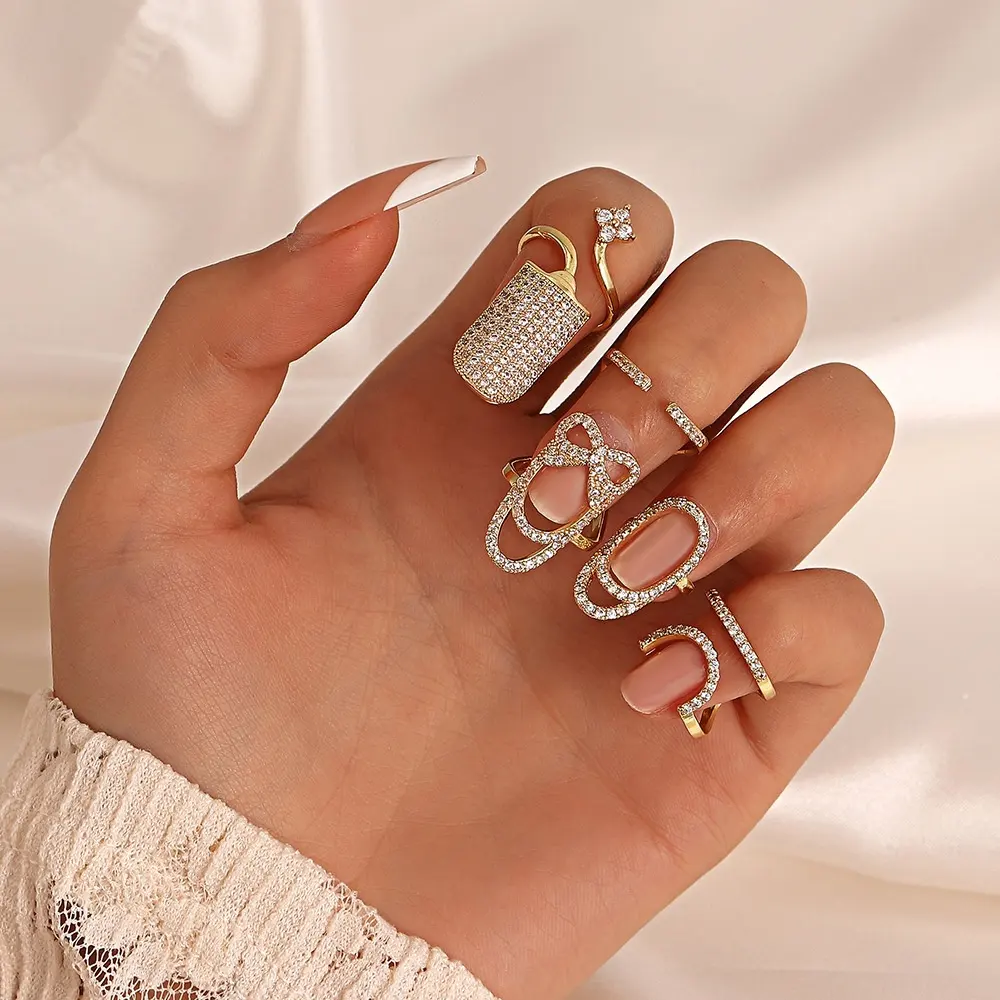 2024 thời trang đồng dát Zircon Nail Ring Ins bán mạ vàng Màu móng tay doanh Vòng cho phụ nữ xu hướng Đảng trang sức