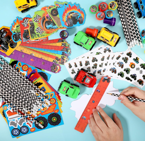 Crayons, mini-carnets, règles, tampons, autocollants, jouets, cadeaux, <span class=keywords><strong>pinatas</strong></span>, sacs <span class=keywords><strong>de</strong></span> friandises et articles <span class=keywords><strong>de</strong></span> fête sur le thème des Monster Truck <span class=keywords><strong>de</strong></span> course pour anniversaire - Product Image 4