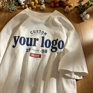 เสื้อยืดสไตล์วินเทจเรียบง่ายแบบหลวม แขนสั้น พิมพ์ลายผ้าไหมนมอเมริกันย้อนยุค ปี 2026 ผ้าฝ้าย 100% เสื้อถักลำลอง - Product Image 1