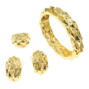 Zhuerrui جديد الساخن بيع كبيرة و عرض نمط طقم مجوهرات رائعة الرومانية الذهب نمط المتحدة السيدات الجملة مجوهرات مجموعات B0042