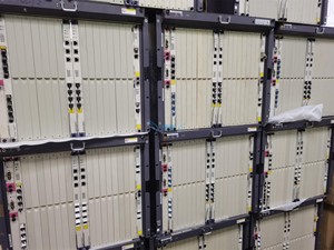FTTH GPON/EPON <span class=keywords><strong>OLT</strong></span> MA5680T SCUN X2CS Board GPON 21 pouces DC 8 Ports MA5683T GPFD 16 C ++ Module <span class=keywords><strong>Xpon</strong></span> 10G <span class=keywords><strong>OLT</strong></span> MA5680T FTTH GPON <span class=keywords><strong>OLT</strong></span> - Product Image 4
