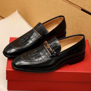 Mocasines de Hombre de Alta Calidad, Cuero Vacuno Repujado con Patrón de Cocodrilo, Goma Antideslizante, Proceso de Ribeteado Delicado, Ferragamos - Product Image 3