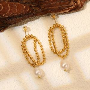 Pendientes de Perlas de Acero Inoxidable con Baño de Oro de 18k, Resistentes al Deslustre, con Grabado Personalizado, Estilo Moderno, Venta al Por Mayor para Mujeres - Product Image 2