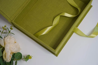 Boîte cadeau personnalisée de luxe en lin, emballage souvenir, boîte de rangement pliable en vert mousse avec ruban