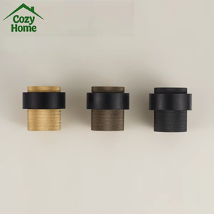 Fermaporta Rotondo in Ottone Massiccio Anticato, Protezione Murale Antiscivolo con Paracolpi in Gomma - Product Image 3