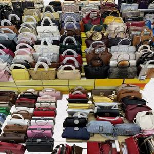 Tas Branded Mewah Bekas Stok Terbatas, Tas Selempang Wanita Kulit Berkualitas Tinggi Warna Campur, Pengiriman Acak - Product Image 5