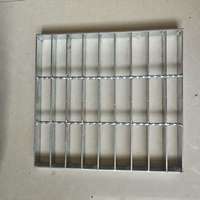 Peldaños de Escalera de Acero Galvanizado, Escalones Industriales de Metal
