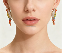 Boucles d'oreilles pendantes pour femmes en laiton plaqué or 18 carats avec zircon cubique brillant multicolore, plume et émail, cadeau personnalisé et tendance