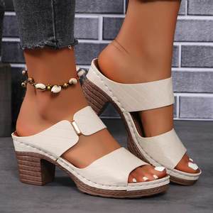 Sandalias de Plataforma con Tacón Grueso y Diseño de Leopardo, Estilo Europeo Americano, Novedad de Verano e Invierno, con Tira en T y Cordones, de Calzado Fácil - Product Image 1