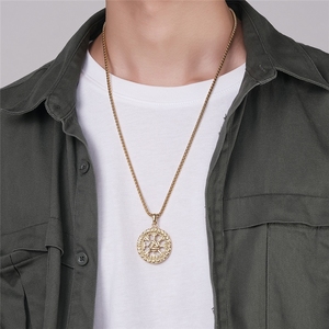 Collar con Colgante de Joyería de Moda de Acero Inoxidable Resistente al Agua con Alfabeto Rúnico Vikingo Nórdico Punk, Chapado en Oro de 18K para Hombre, Venta al por Mayor - Product Image 5