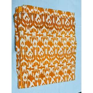 Couverture Kantha en coton pour l'expression artistique, avec motifs imprimés fluides et texture de points doux, offrant confort et esthétique - Product Image 4