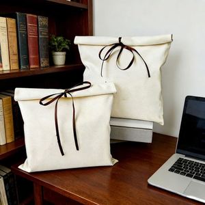 Sac à poussière en toile avec logo personnalisé, bord roulé, pochette à rabat, cordon de serrage, pour chaussures et sacs - Product Image 1