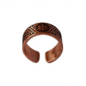 Bague ouverte en cuivre pur vintage gravée motif nœud géométrique fleur de lotus, bague de doigt en cuivre massif à bord plat - Product Image 1