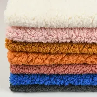 100% recycler le matériel Polyester Faux Sherpa polaire doublure courte Pile fausse fourrure peluche polaire tissu pour vestes doublure tissu