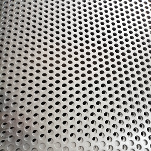 Tôle perforée en acier inoxydable pour grilles de ventilation et protections de machines - Product Image 3