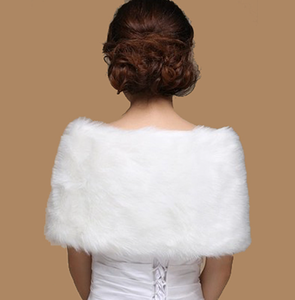 <span class=keywords><strong>Voile</strong></span> de mariée en peluche - Châle automne/hiver avec col à nœud et accents de ruban - Product Image 5