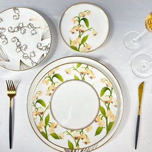 Hot Sale Porcelain <b>Dinner</b> <b>Sets</b> Serving Plate Round Custom Gold Line Flower <b>Dinner</b> Wedding Luxury Fine <b>Bone</b> <b>China</b> Dinnerware <b>Set</b> - Product Image 4