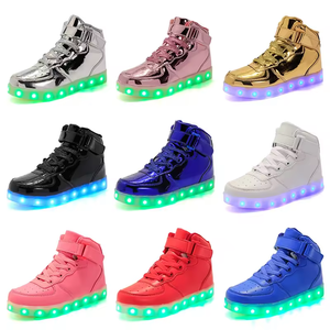 Chaussures de skateboard à éclairage LED pour filles et garçons baskets mode lampe de poche rose pour enfants chaussures de <span class=keywords><strong>basket</strong></span>-ball USB pour enfants - Product Image 6