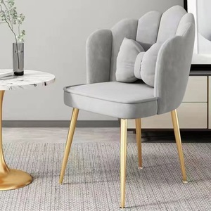 Sedie da soggiorno moderne in velluto dorato di lusso - Product Image 6