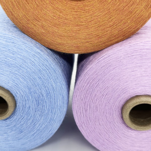 Prix attractif Nouveau type 28S/2 Fil brillant de haute qualité 50% viscose 22% nylon 28% polyester Fil à âme filée - Product Image 4