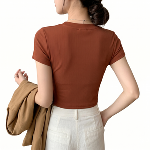 เสื้อครอปคอวี แขนสั้น ผ้าริบ ยืดหยุ่น กระชับรูปร่าง สีดำล้วน สำหรับผู้หญิง สไตล์สตรีทแวร์ Y2K ขายส่ง - Product Image 2