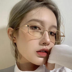 Monturas de Gafas Rectangulares para Mujer Danyang 8027, Montura Completa de Titanio Puro, Lentes de Plástico Ligero - Product Image 3