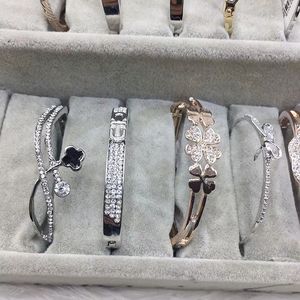 Venta al por Mayor femenino estilo de joyería de diamante de cadena de mano de alta calidad <span class=keywords><strong>316L</strong></span> chapado en oro pulsera de acero inoxidable - Product Image 6