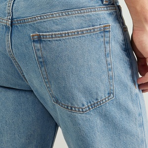 <span class=keywords><strong>Jean</strong></span> <span class=keywords><strong>Homme</strong></span> Bleu Clair Coupe Ample 100% Coton Taille Moyenne avec 5 Poches Boucles de Ceinture et Logo - Product Image 5