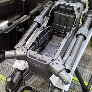 Dron DJI Matrice 400 M400 con LiDAR, Radar de Onda Milimétrica y Sensores de Visión de Ojo de Pez para Baja Iluminación, Resistente al Polvo y al Agua, 59 Minutos de Vuelo - Product Image 4