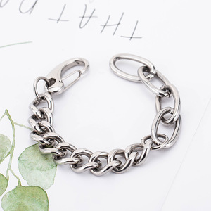 Pulsera de Cadena de Plata Tibetana Unisex con Diseño Geométrico de Eslabones, Joyería para Uso Diario - Product Image 1