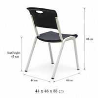 Chaise de mariage ergonomique en polypropylène renforcé avec poignée de transport OEM pour conférences au bord de la piscine, auberges, projets de location, réceptions